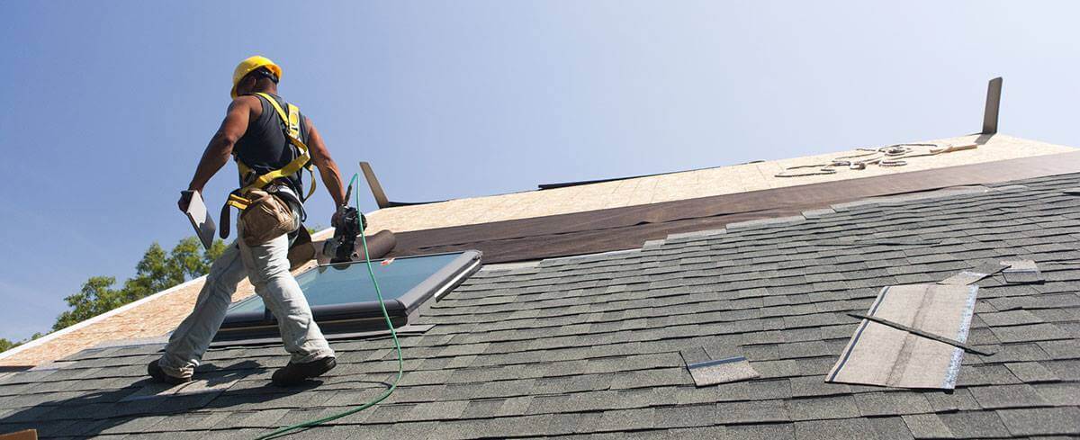 roofer at work